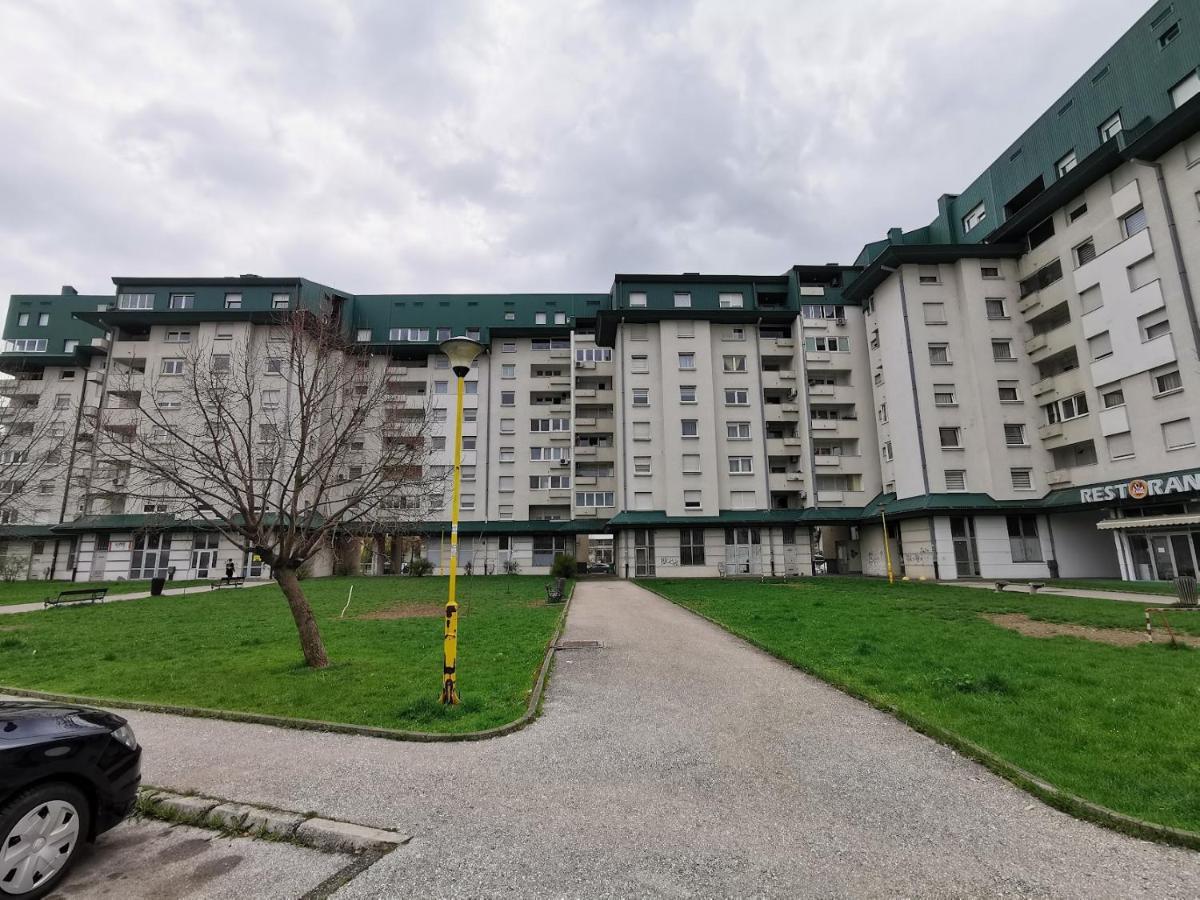 Family Apartment Tuzla Exteriör bild