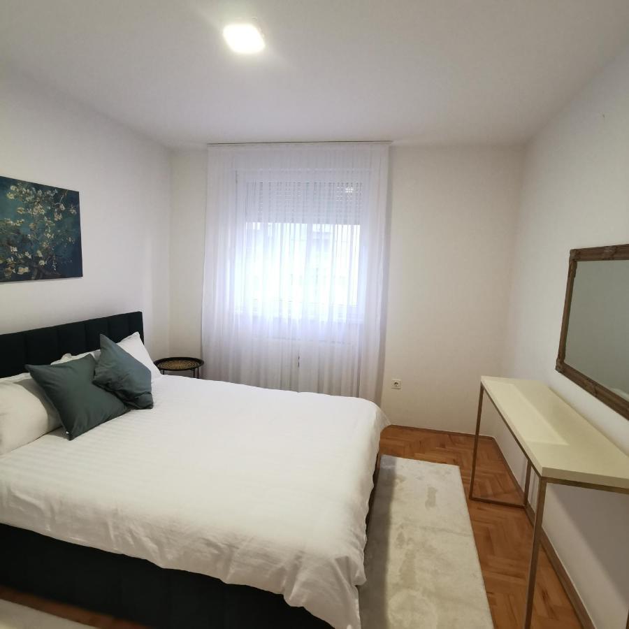 Family Apartment Tuzla Exteriör bild
